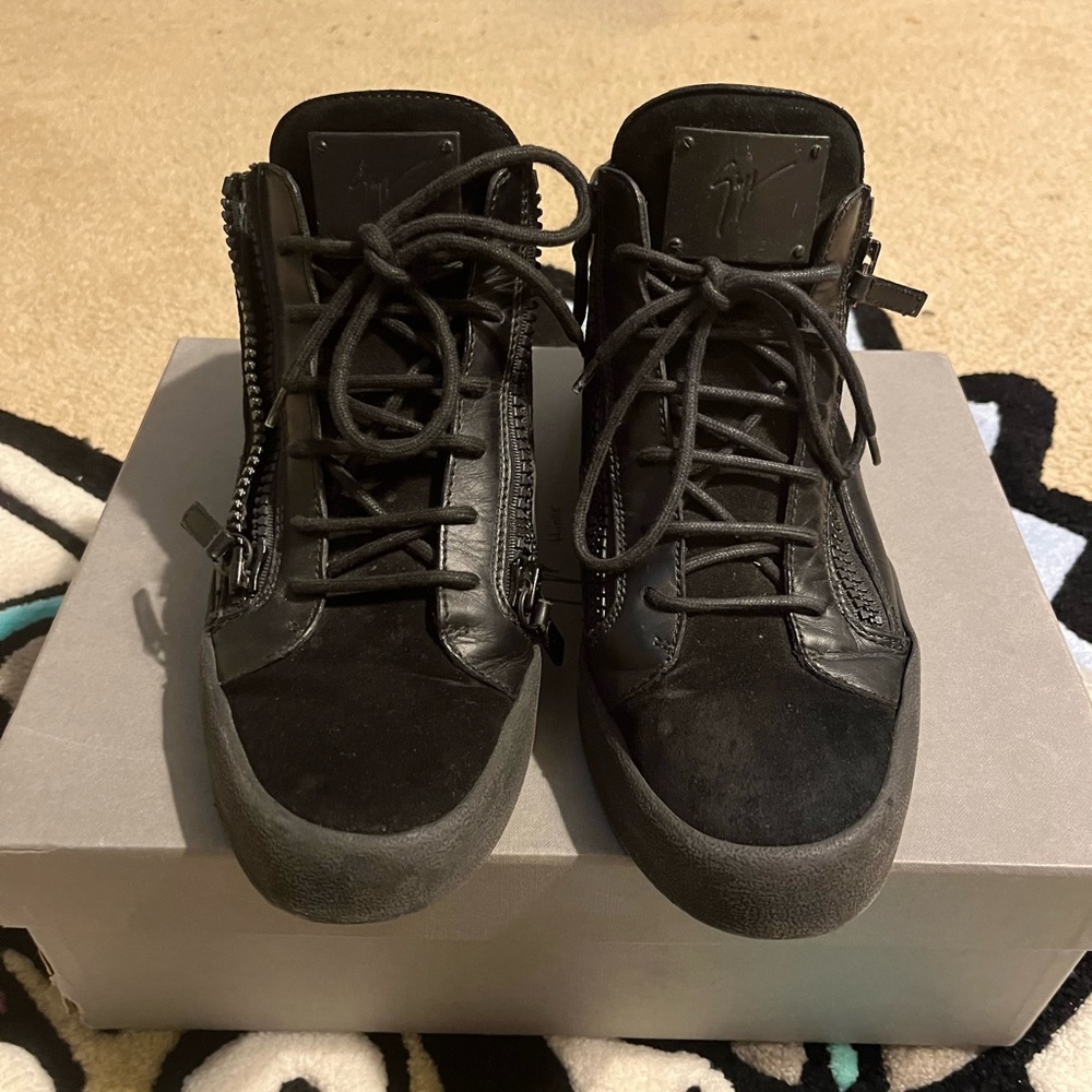 Giuseppe Zanotti, US MENS 9.5/EU MENS 43, triple black leather and suede - Picture 3 of 9